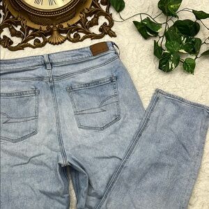 American Eagle Straight Mom Jeans